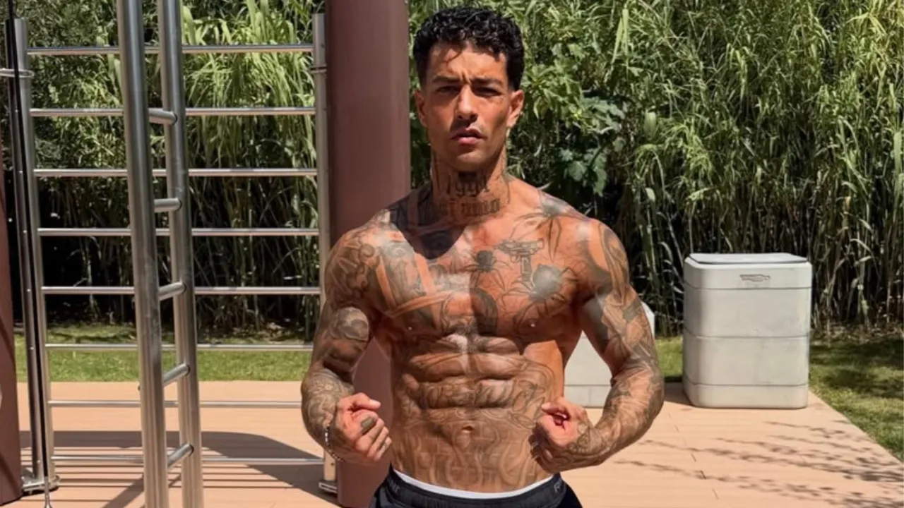 I DCA per i ragazzi sono un tabù? Cosa si nasconde dietro la taglia 26 di Tony Effe
